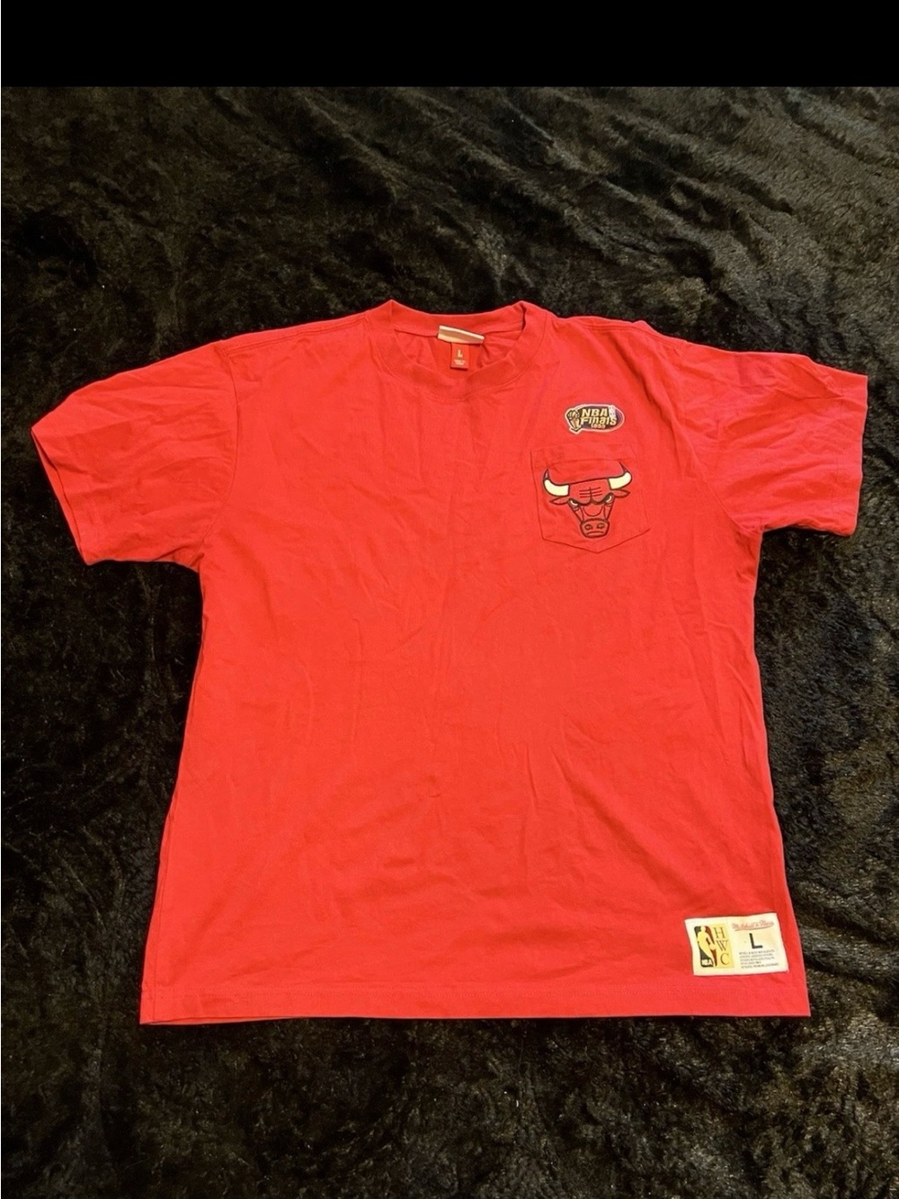 Chicago Bulls Red Logo Pocket Tee